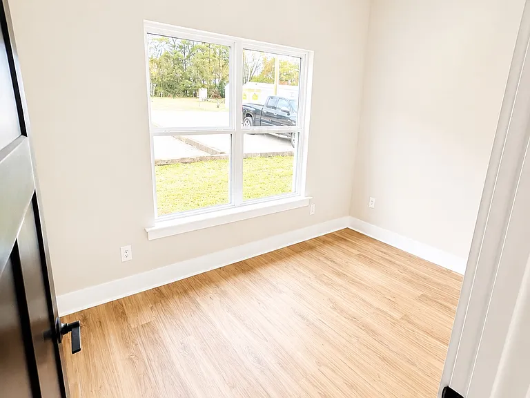 109 Aurora Dr #B — Photo 13