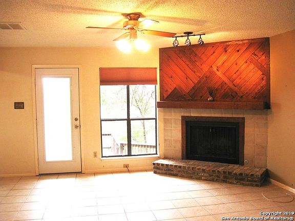 4th image of 745 Summerwood Dr