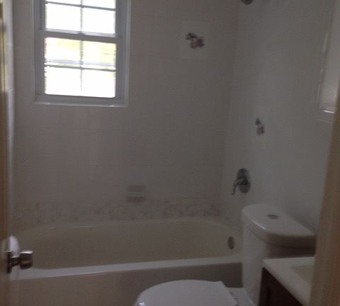 3rd image of 825 Fullerton Ave