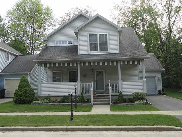 1st image of 42 Horseshoe Dr