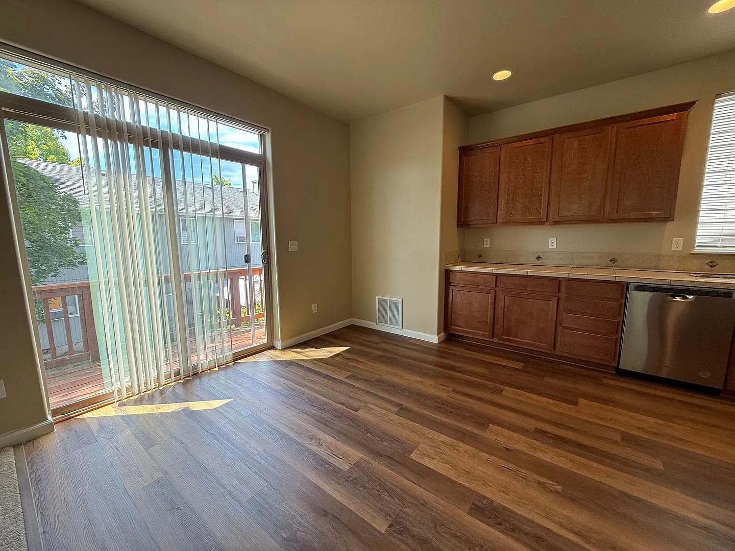 20604 Sw Sister Lane ~ Move-In Special 1/2 Off First Month's Rent! New Flooring & New Paint! — Photo 3