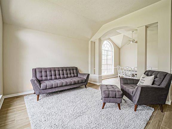 4th image of 3627 Apple Hollow Ln