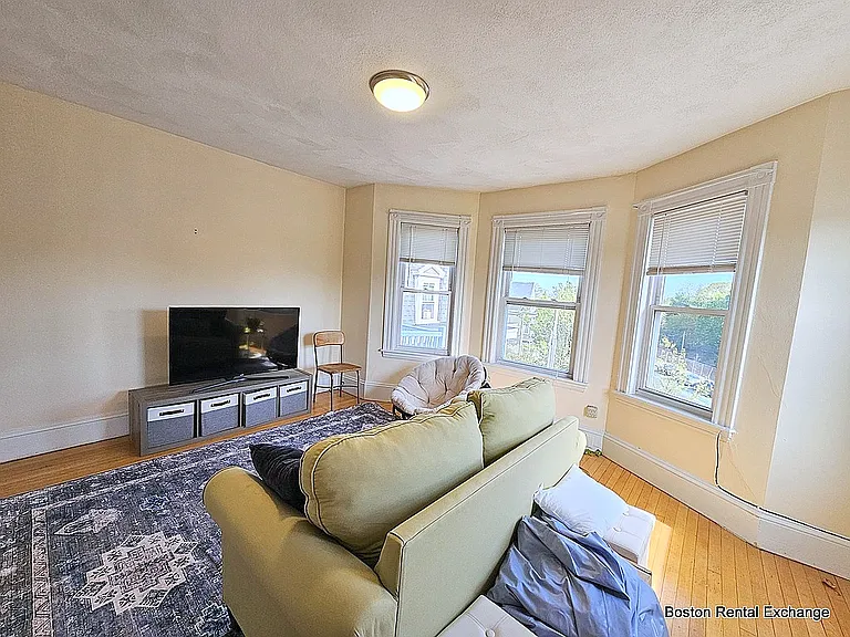 757 Somerville Ave #3 — Photo 2