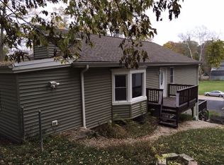 30 S Maple Ave, Fox Lake, IL 60020