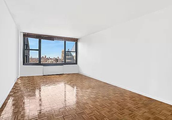 4th image of 117 E 57th St #45GH