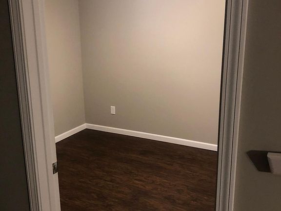 2nd image of 223 S Prairie Ave