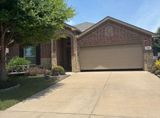 1316 Shelley Dr, Burleson, TX 76028