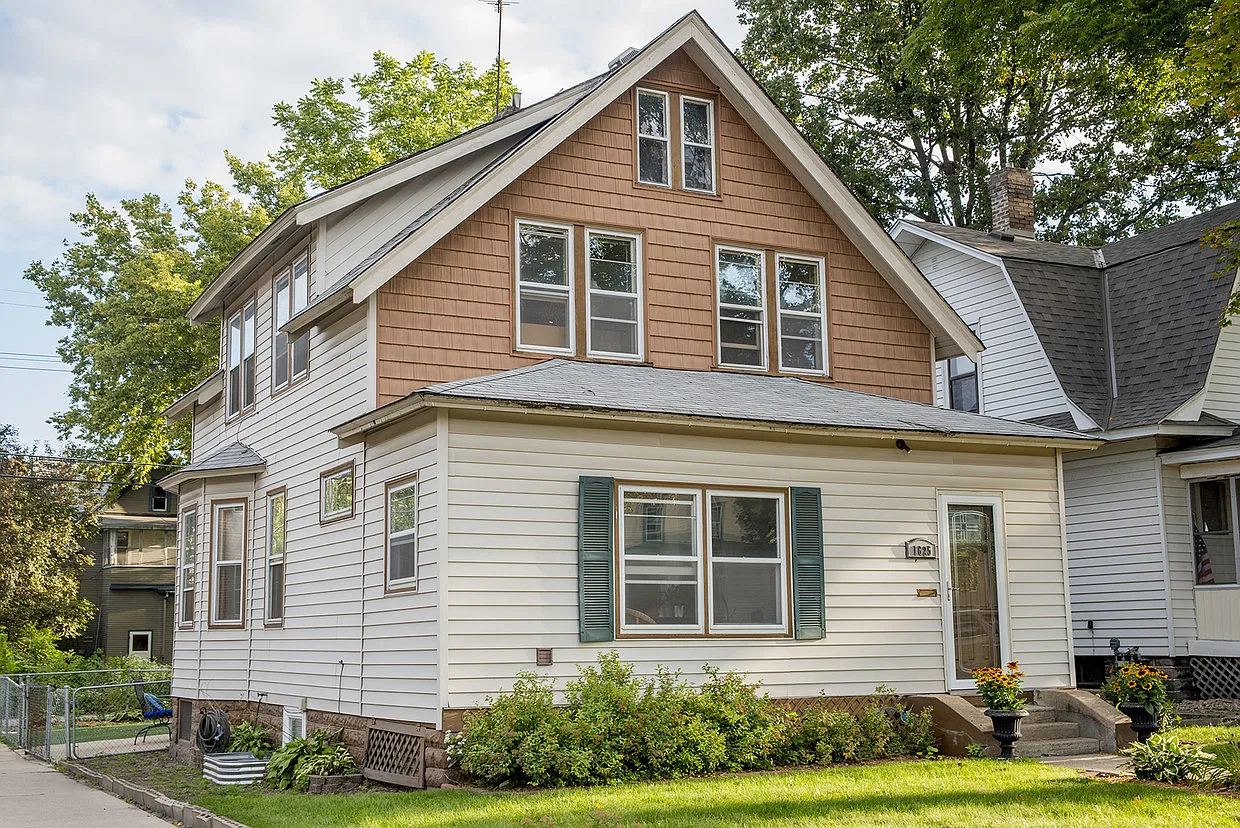 Selby Home - 1625 — Photo 1