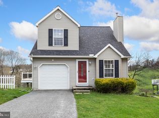 748 Blossom Hill Ln, Dallastown, PA 17313