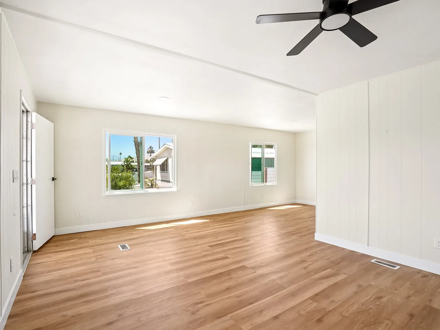 2 bed, 1040 sqft, $1,850 — Photo 4