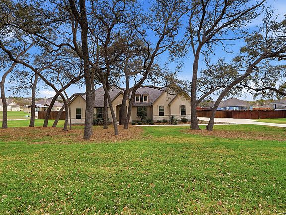 2nd image of 8218 Garden Arbor