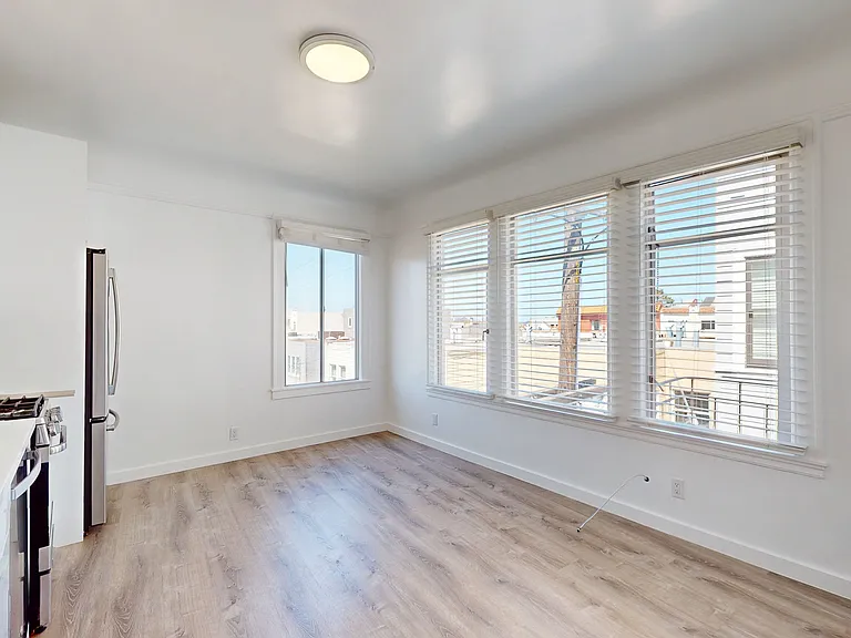 90 Alhambra St #406 — Photo 4