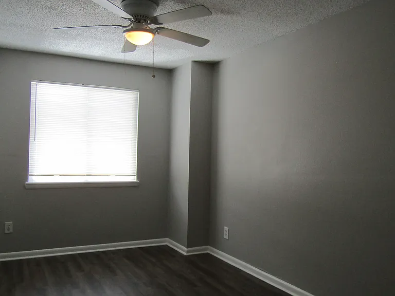 607 S Albany Ave #12 — Photo 17