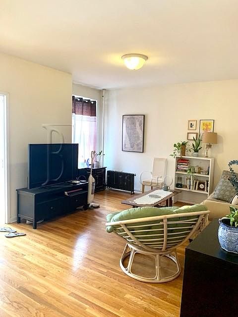 1st image of 24-25 28th St #33