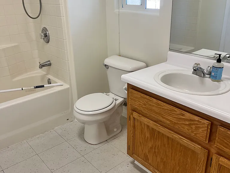 713 Greenwood Meadow Ln #1 — Photo 8