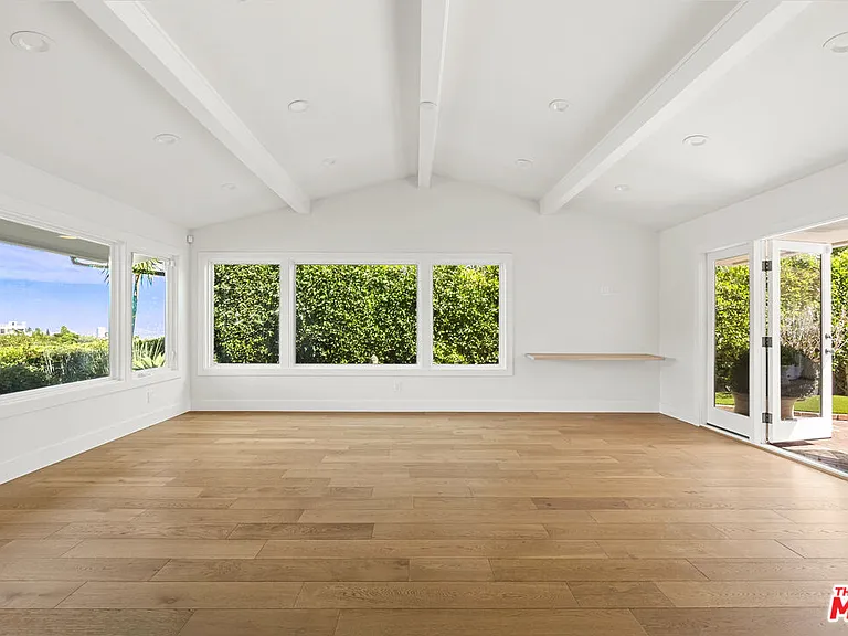 9881 Beverly Grove Dr — Photo 14