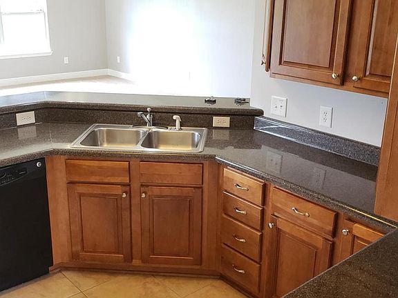 5th image of 6631 Woodbury Forest Dr