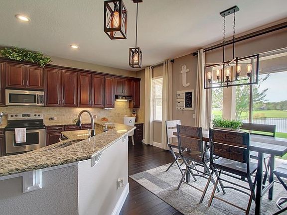 5th image of 720 Legacy Park Dr