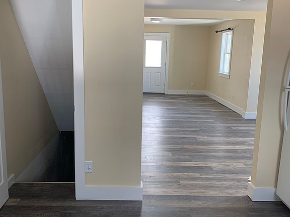 2nd image of 9 Lower Welden St
