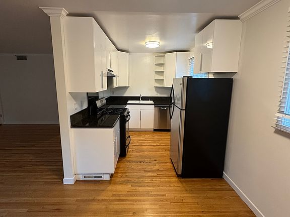 5th image of 14041 Moorpark St #1