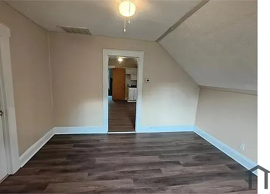 2 bed, $1,200 — Photo 2