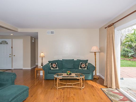 4th image of 2729 S Pacific Ave