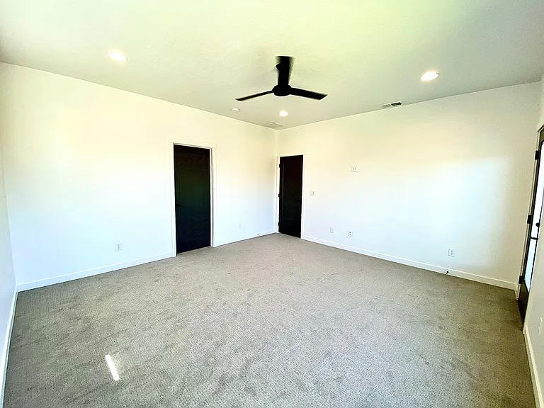 1258 E Echelon Ridge Ln — Photo 25