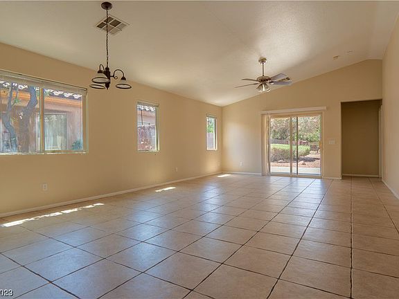 5th image of 3469 Blue Ash Ln
