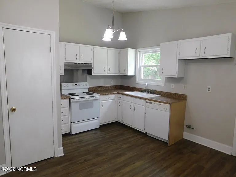 226 Webb Blvd — Photo 4