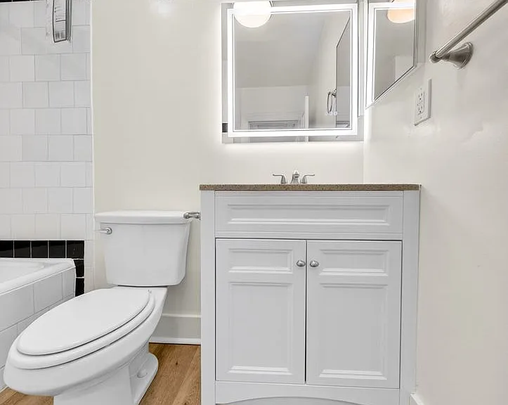 5225 De Longpre Ave — Photo 25
