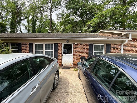3rd image of 423 N Carpenter St