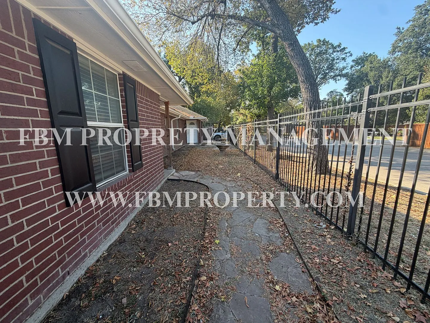121 N 24th St, Unit 1 - Cozy 2 Bedroom, 1 Bathroom Duplex in Corsicana, TX! — Photo 2