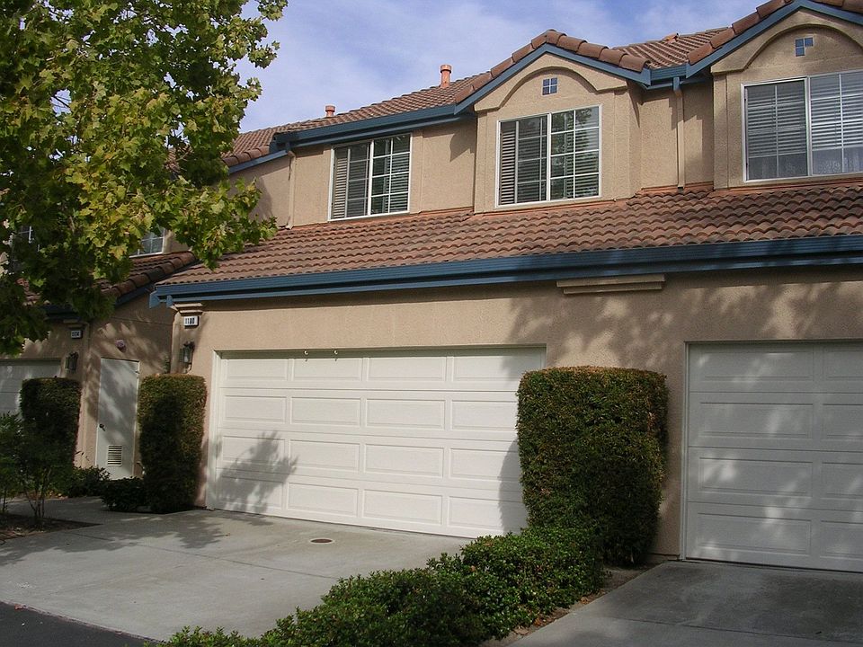 Spacious Townhome in Great Location!