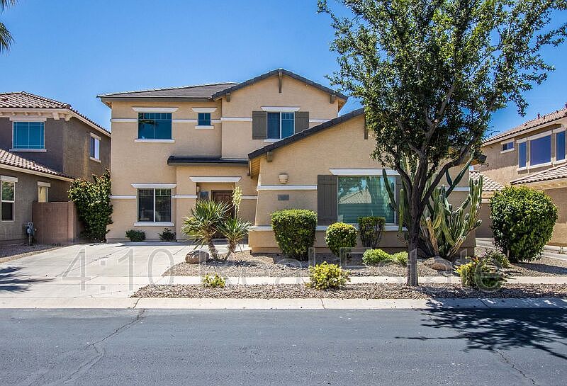 1st image of 951 E Bellerive Pl
