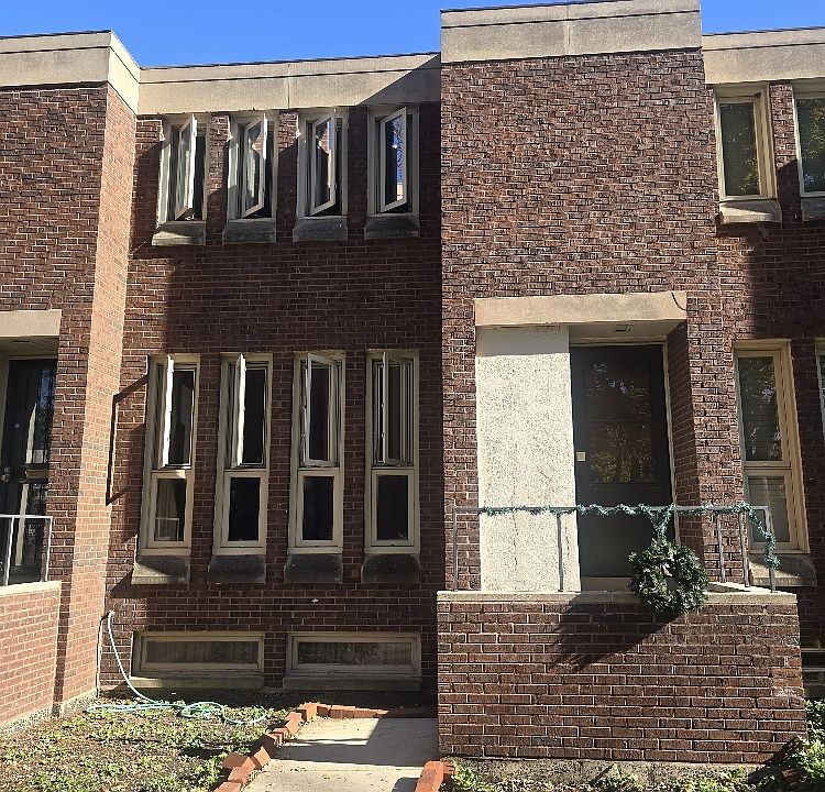 1st image of 2637 S Michigan Ave #B