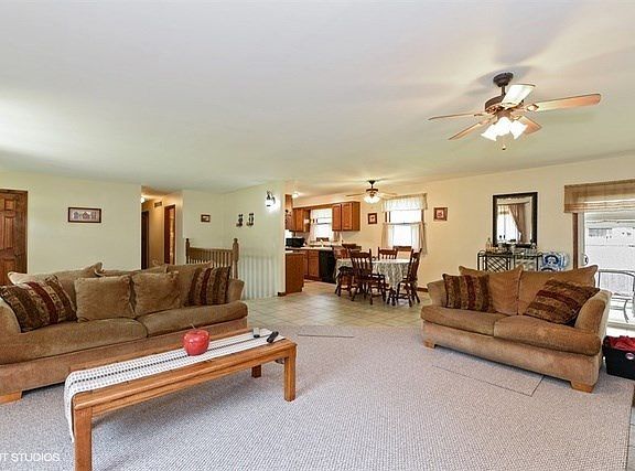 4th image of 646 Pleasant Dr