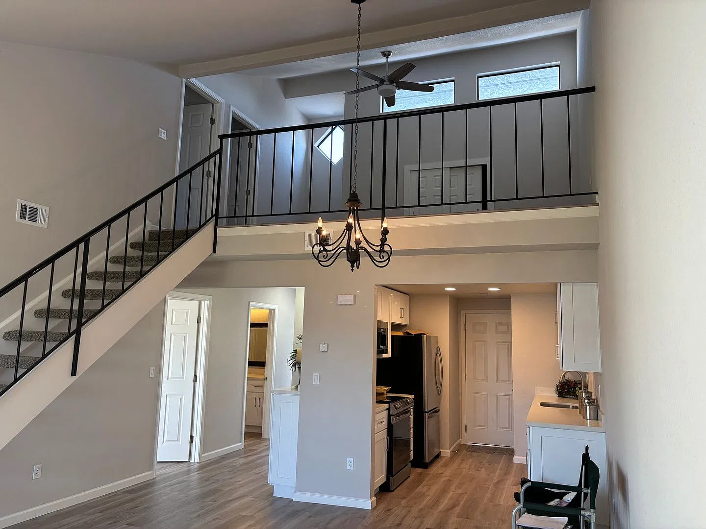 Fantastic Discovery Bay Remodel! Top To Bottom, New Floors, New Paint, New Counters, New Windows,... — Photo 2