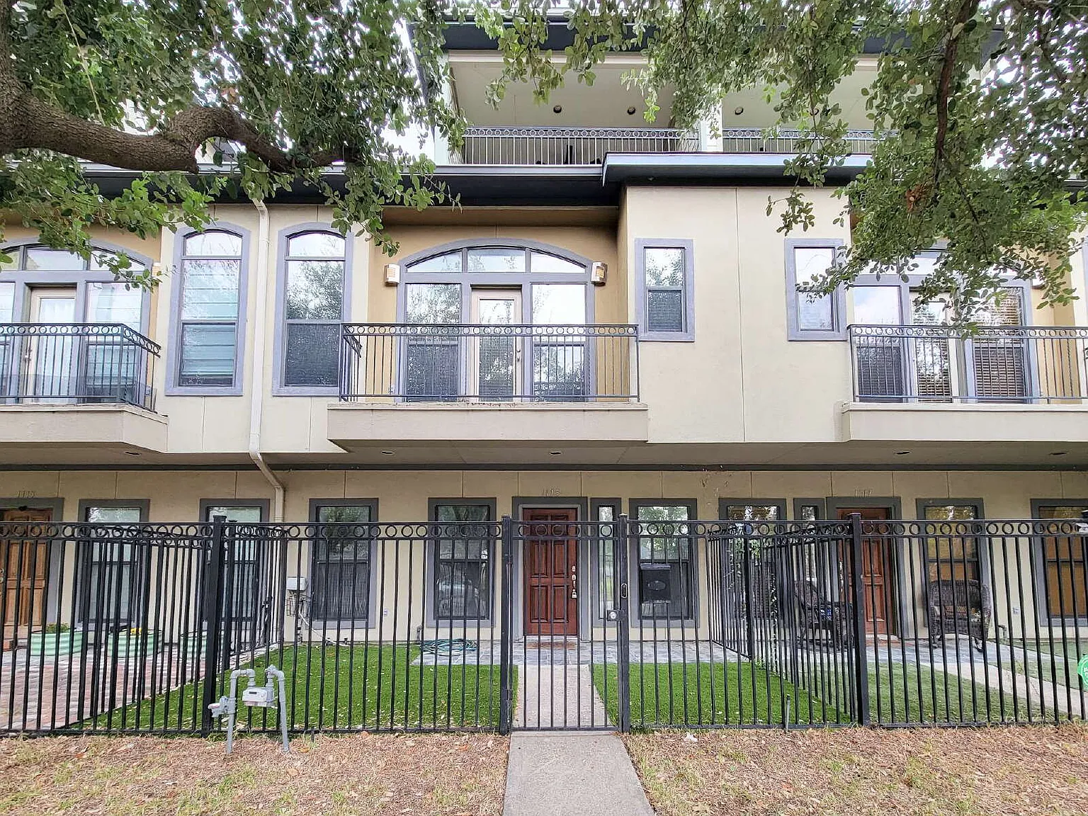 2 bed, 2.5 bath, 1770 sqft, $2,500 — Photo 1