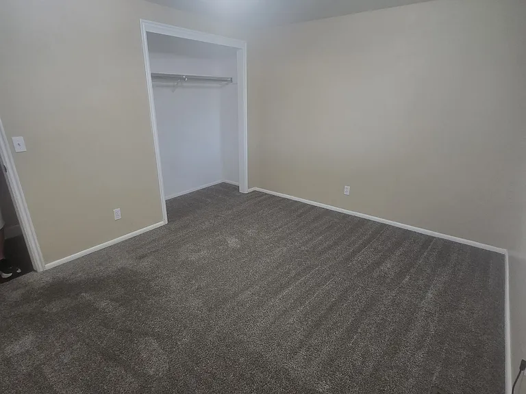 667 E Family Cir — Photo 10