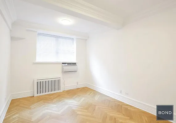 Rented by Bond New York | media 15