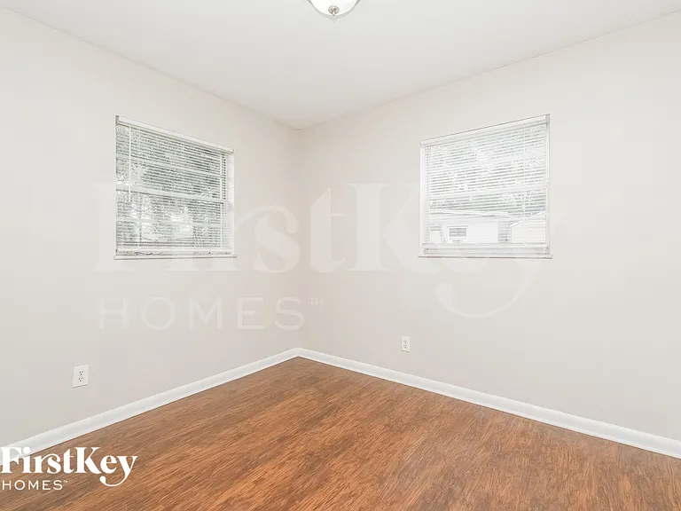 9331 Forest Hills Dr — Photo 11