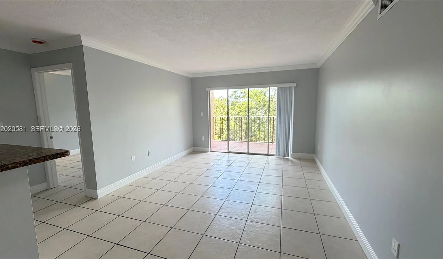 Kendall Lake Towers Condo — Photo 3
