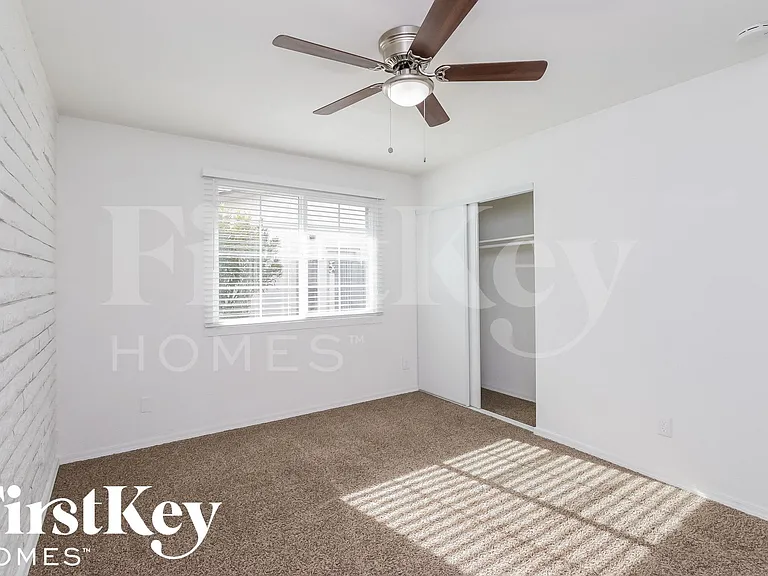 3734 W Sierra St — Photo 9