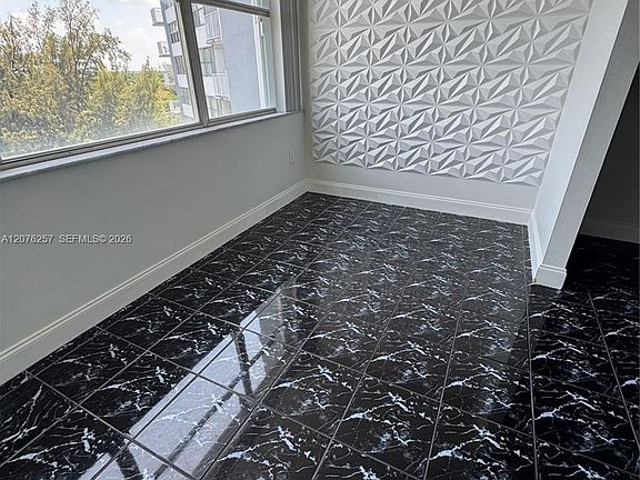 3rd image of 1300 NE Miami Gardens Dr APT 803E