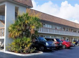310 Lake Shore Dr, West Palm Beach, FL 33403
