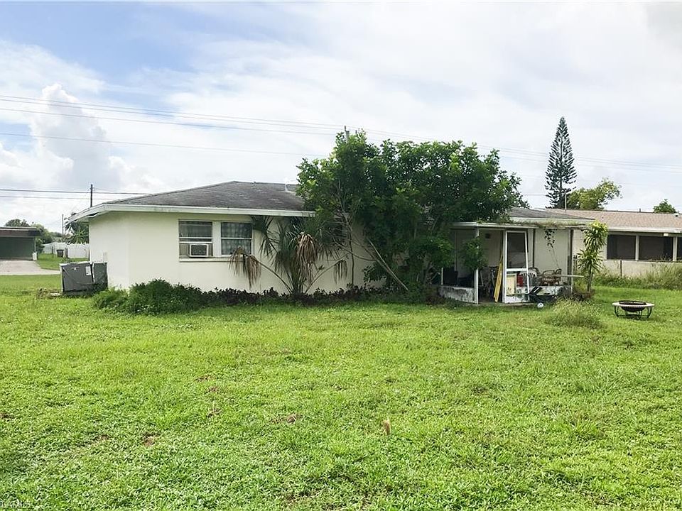 2nd image of 1025 NE Pine Island Ln