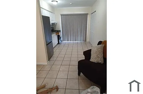 1860 N Seacrest Blvd #B Photo 1