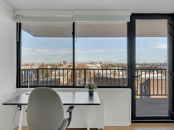 4th image of 380 Mountain Rd APT 701