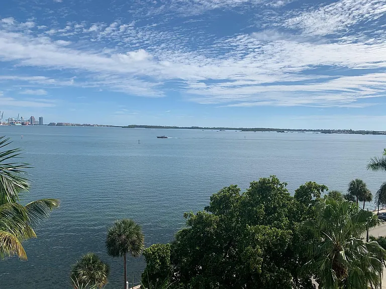 1402 Brickell Bay Dr #601 — Photo 5