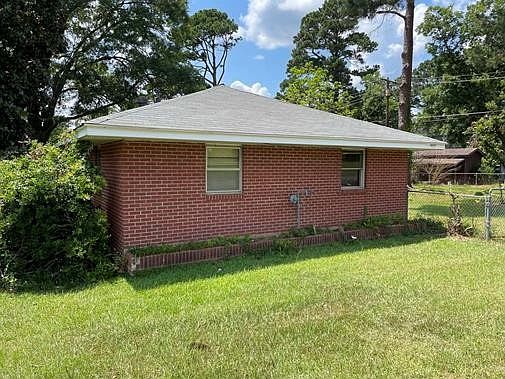 4th image of 2779 Jackson Dr